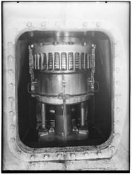 32291 FDSTORK-1402 Dieselmotoren. Onderneming met inspectie van zuigerveren door spoelpoorten., 16-11-1960