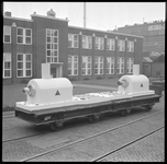 32655 FDSTORK-11075 Opname van een hogedrukpomp op een wagon op het fabrieksterrein (hr. Heester)., 00-00-1957 - 00-00-1958