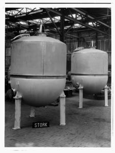 8676 FDSTORK-4850 Ketels. Kookketels vervaardigd van Staybrite-staal, voor Condensfabriek., 00-05-1935 - 15-12-1936