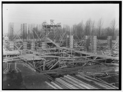 8751 FDSTORK-5862 Diversen. Betonbouw aan de Nieuwe Twentsche Centrale aan de Bornsche Weg., 13-03-1921