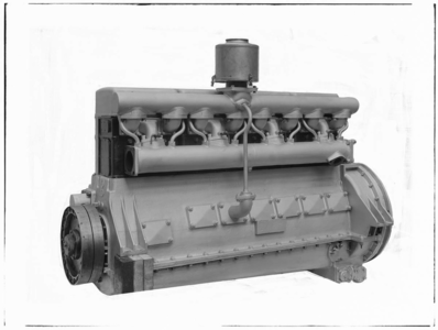 8892 FDSTORK-326A Ganz Dieselmotoren. Een der 20 stuks snellopende Stork Ganz-Jendrassik motoren, 400 PK bij 1450 ...