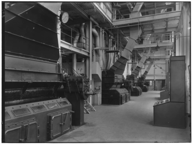 9795 FDSTORK-4912 Ketels. Verenigde Koninklijke Papierfabrieken Van Gelder Zonen, Renkum, stookvloer ketelhuis met vier ...