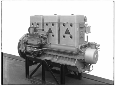 9857 FDSTORK-544 Ganz Dieselmotoren. Motor type G 6x150, vermogen 120 PK bij n=1000., 12-08-1953