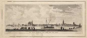 14 -1 Afbeelding van Kampen, met op de voorgrond boeren en vissers, op het water boten en daarachter de stad., 1700