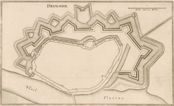 8 -5A Kaart van de fortificaties van Deventer. In Latijn: 'scala van 100 Ruhten'., 1600