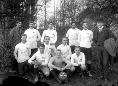 12273 FDHEEMAF000027 HEEMAF voetbalclub met shirtreclame, 1913-04-01