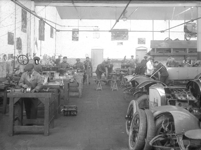 12338 FDHEEMAF001224 Overzicht Spijker garage, 1917-09-01