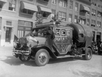 12848 FDHEEMAF002956 Versierde HEEMAF reclame auto met model SKA motor, 1930-10-01