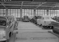 16038 FDHEEMAF063898 Overzicht van de Autocompactus Garage Willyco Thiemsbrug, 1958-04-04