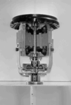 23111 FDHEEMAF060914 Een voor een kwart doorgezaagde wasmachinemotor, 1954-02-10