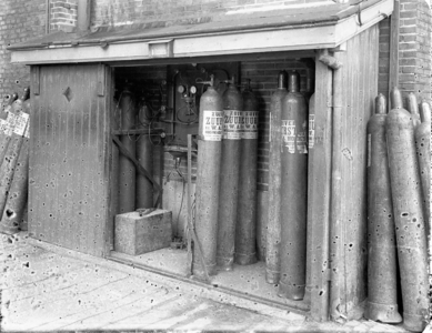 24373 FDHEEMAF4010006 Oude opslagplaats voor zuurstofflessen, 1940-10-01