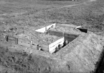 24533 FDHEEMAFF 413 Schuilplaats voor het personeel op het HEEMAF terrein, 1939-09-07
