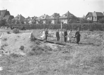 24636 FDHEEMAFF 447 Oefening van gewondentransport op het HEEMAF terrein, 1940-07-01