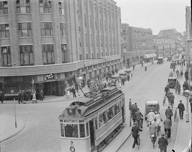 25855 FDHEEMAFF 265 Overzicht van het kruispunt Wagenstraat in Den Haag, 1933-07-10