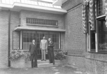26045 FDHEEMAFF 318 De heer Stapff met bezoekers van Westinghouse, 1937-08-11