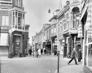 7356 FDHEEMAF055213 Brinkstraat in Hengelo bij dag met zicht- en geleidelichten, 1940-09-20