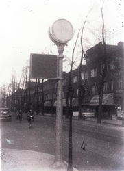 8888 FDHEEMAF021030 Verkeerslicht op granieten zuil in Amsterdam, 1931-10-19