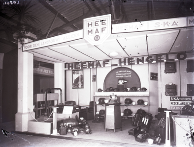 9696 FDHEEMAF020541 Stand met HEEMAF producten op een tentoonstelling in Goes, 1929-07-26