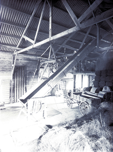9889 FDHEEMAF031845 Jakobsladder in de boerderij van de heer Logtenberg in Raalte, 1930-03-19