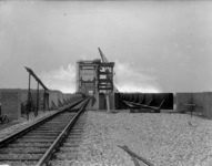 118 Zwolle: Opname van de spoorbrug over de IJssel in aanbouw., 1935-05-23