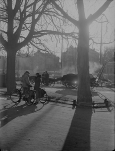 125 Zwolle: Opname van het uitzicht op huizen vanaf de Eekwal., 14-01-1936