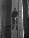 128 Zwolle: Opname van de hoed van Kardinaal Van Rossum (1854-1932), hangend in een kerkgebouw.W.M. van Rossum werd ...