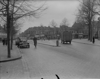 140 Zwolle: Opname van de Brink in de richting van de Diezerkade., 27-02-1937