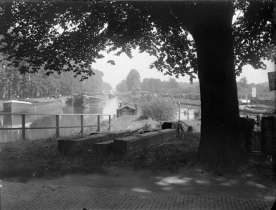 148 Zwolle: Opname van schepen in een kanaal, waarschijnlijk de Willemsvaart., 12-08-1937