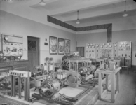 45 Opname in het electro-technisch laboratorium van de Hogere Textielschool Enschede., 1936-05-04