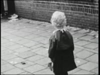 12113BB01857 Film geeft een tijdsbeeld van het dorp Daarle in 1967.In volgorde van vertoning:Poserende ...