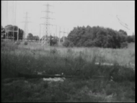 12152BB02426 Een film uit 1969 over jongerengebouw Oesophagus aan de Campbellweg in Nijverdal, met beelden van de ...