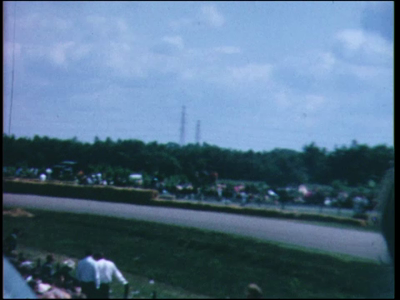 13573BB00728 Een film met diverse beelden van o.a. de motorraces op het cicuit in Assen, stockcarraces en ...