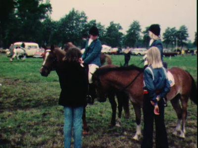 3741BB04841 Een film rondom een ponydag te Almelo in 1977., 00-00-1977