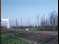 3773BB05680 Beelden van de Spooldersluis en het industrieterrein langs het Zwolle-IJsselkanaal., 1973-00-00