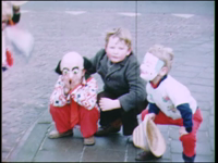 4253BB03815 Film uit de Collectie Aaftink Holten.Carnaval in Holten, met beelden van verklede kinderen, ...