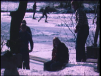 434BB06758 Privéfilm van de familie Staal met beelden van schaatsen in een winters Hengelo, een vakantieverblijf met ...