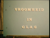 4390BB06439 Een film over de glazenierkunst in Tubbergen, met beelden van ramen met gebrandschilderd glas in de Sint ...