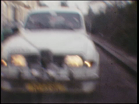 5043BB07733 Een film met beelden van auto's bij de IJsselbrug te Deventer, en van een motorcross., 00-00-1981