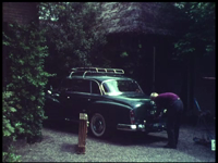 7907BB08060 Zeven familiefilmpjes van de familie Lamberts.10. Wijk aan Zee (28-05):- Op vakantie, de auto bij het huis ...