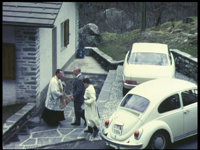 8448BB08068 Negen familiefilmpjes van de familie Lamberts.1. Paaseieren zoeken, Zwitserland 1 (9-04):- Het vakantiehuis ...