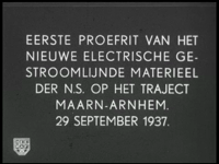 9154BB02133 Een film van de Heemaf met beelden van de eerste proefrit van het 'electrisch gestroomlijnde materieel der ...