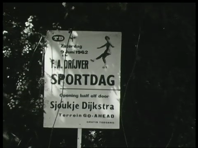 9832BB02198 Een film rondom een sportdag van blikfabriek Thomassen & Drijver, met de opening verzorgd door ...