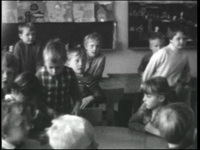 9961BB00409 Een film rondom een kleuterschool in het Twentse Overdinkel. onder de rook van Losser aan de Dutse grens, ...