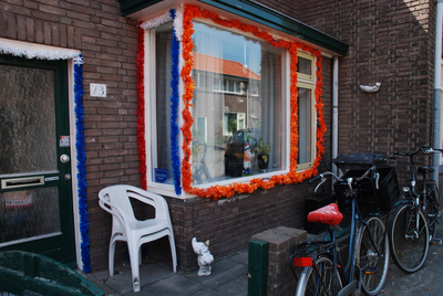 1047 DBUITERWIJK-001054 Oranjegekte in de Diezerpoort vanwege de Europese kampioenschappenIepenstraat, 2012-05-29