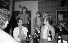 2499 FDUITERWIJK-001508 Met Martin Willemsen, Han van Zuidam, Hans Beikes, Hendrik Blaauw en Eddie Kuiper, 1985-06-17