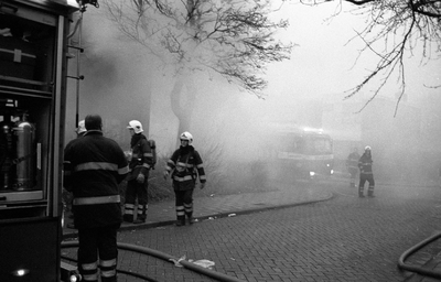 3425 FDUITERWIJK-002400 aangestoken brand in een schuur aan de van Rossumstraat, 29-12-2004
