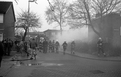 3428 FDUITERWIJK-002403 aangestoken brand in een schuur aan de van Rossumstraat, 29-12-2004