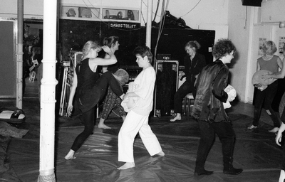 3742 FDUITERWIJK-002052 met oa Betty Hulsebosch, Hendrien Voordes, Laurien Stam., 23-05-1987