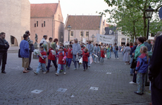3894 FDUITERWIJK-002188 Met oa openbare basischool de Springplank en oa Arjen Toering, 1990-06-22