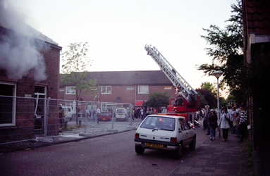 3919 FDUITERWIJK-002213 brand in wijkcentrum dieze west, wat al gesloopt zou worden en stond dus leeg., 1995-06-24